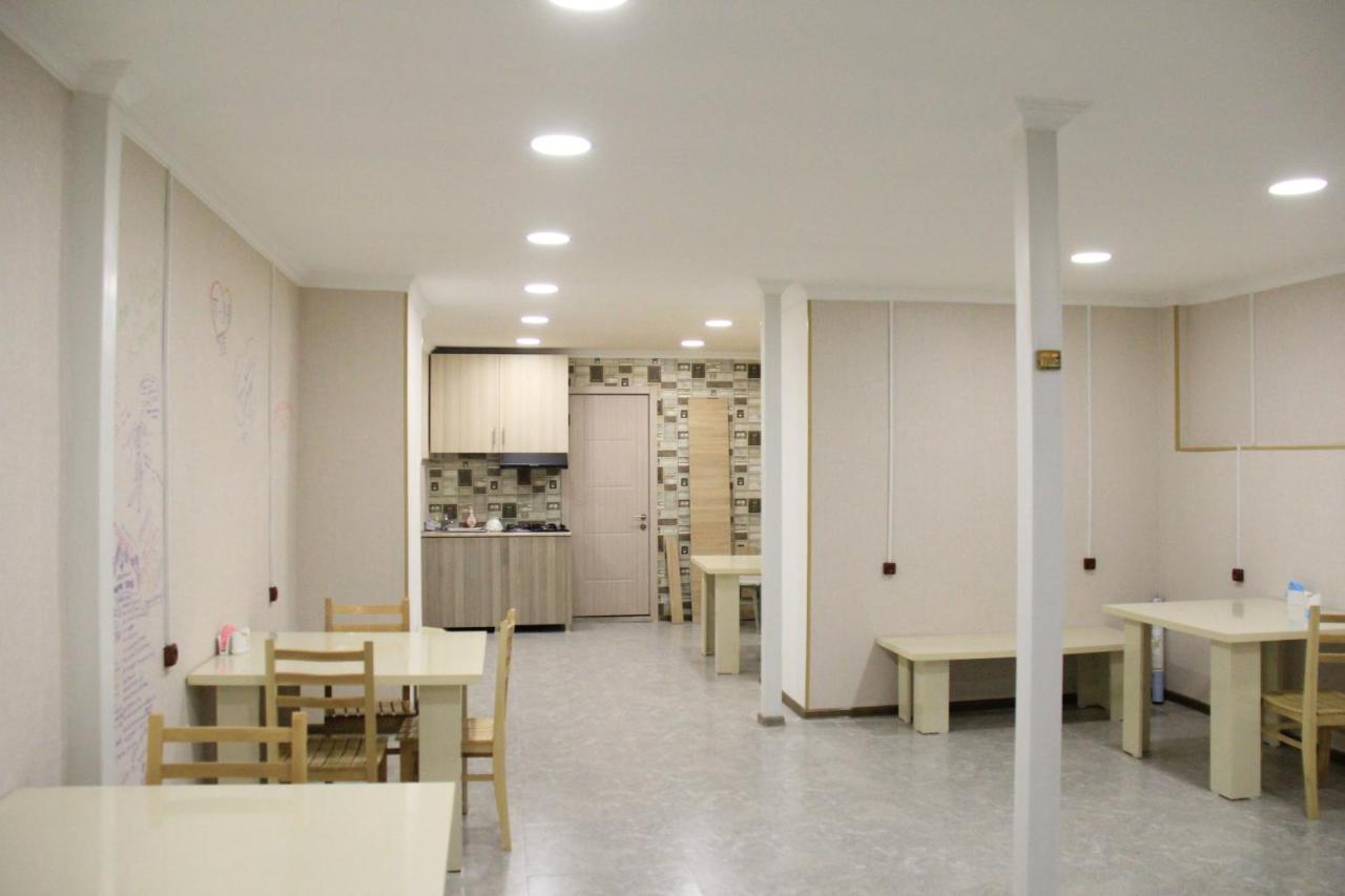 Blossom Hostel Updated ! Обновлено !!! City Center! Perfect Order!!! Snow-White Bed Linen!!! Идеальный Порядок!!! Белоснежное Постельное Белье!!! Центр Города !!! Τυφλίδα Εξωτερικό φωτογραφία