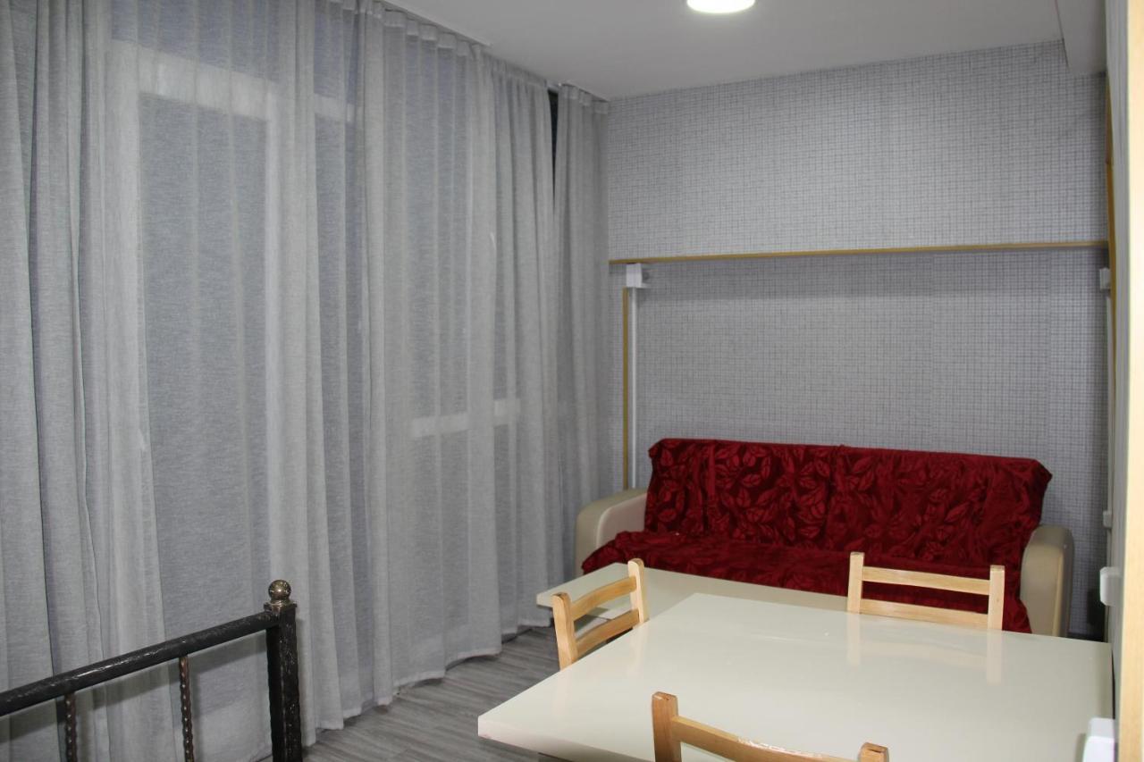 Blossom Hostel Updated ! Обновлено !!! City Center! Perfect Order!!! Snow-White Bed Linen!!! Идеальный Порядок!!! Белоснежное Постельное Белье!!! Центр Города !!! Τυφλίδα Εξωτερικό φωτογραφία
