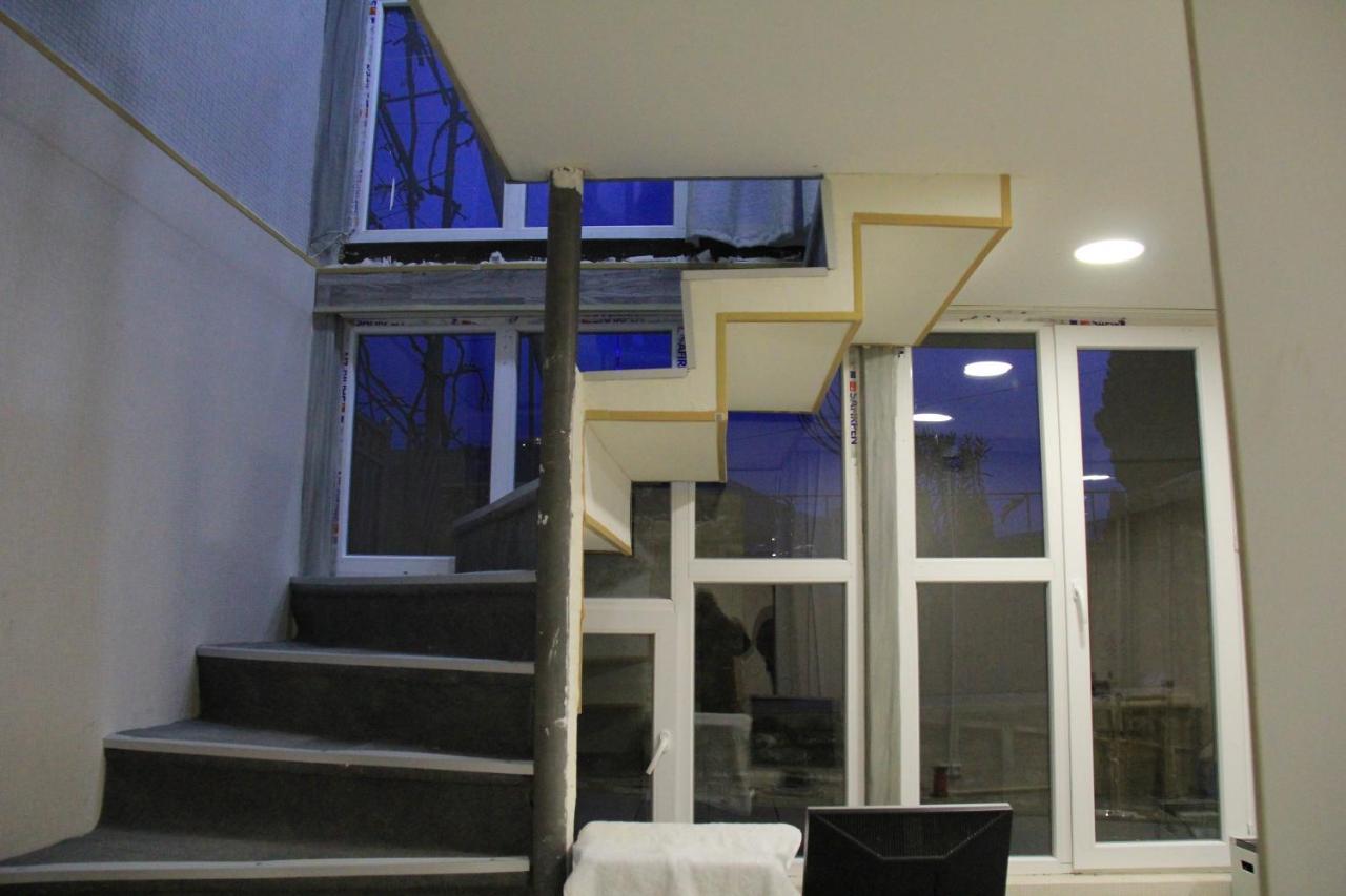 Blossom Hostel Updated ! Обновлено !!! City Center! Perfect Order!!! Snow-White Bed Linen!!! Идеальный Порядок!!! Белоснежное Постельное Белье!!! Центр Города !!! Τυφλίδα Εξωτερικό φωτογραφία