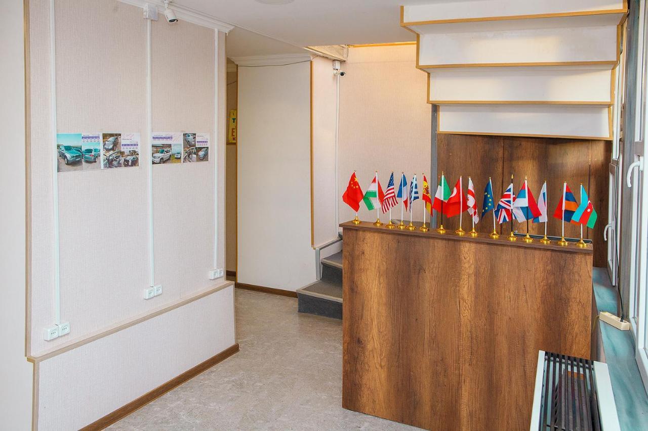 Blossom Hostel Updated ! Обновлено !!! City Center! Perfect Order!!! Snow-White Bed Linen!!! Идеальный Порядок!!! Белоснежное Постельное Белье!!! Центр Города !!! Τυφλίδα Εξωτερικό φωτογραφία