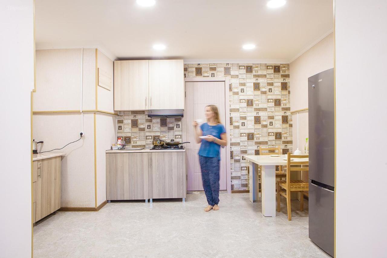 Blossom Hostel Updated ! Обновлено !!! City Center! Perfect Order!!! Snow-White Bed Linen!!! Идеальный Порядок!!! Белоснежное Постельное Белье!!! Центр Города !!! Τυφλίδα Εξωτερικό φωτογραφία