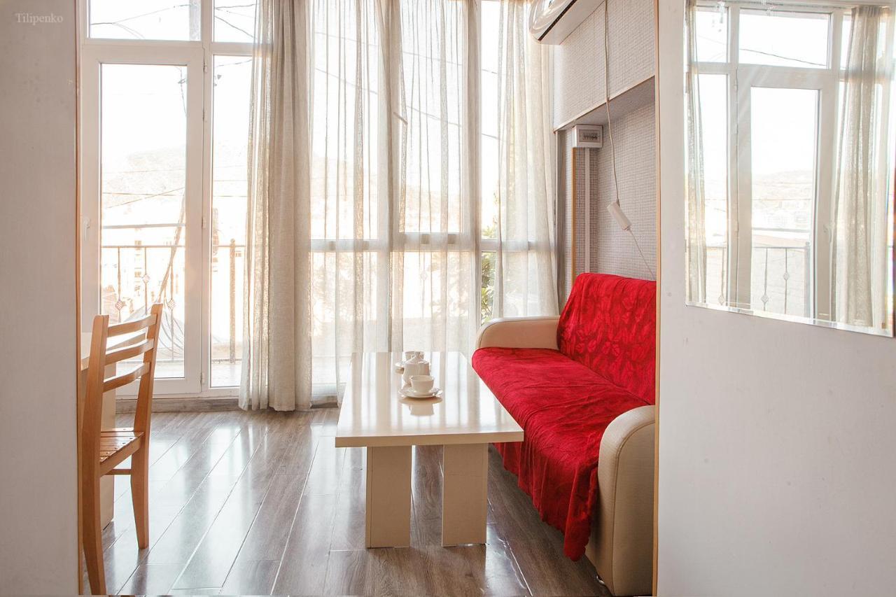 Blossom Hostel Updated ! Обновлено !!! City Center! Perfect Order!!! Snow-White Bed Linen!!! Идеальный Порядок!!! Белоснежное Постельное Белье!!! Центр Города !!! Τυφλίδα Εξωτερικό φωτογραφία